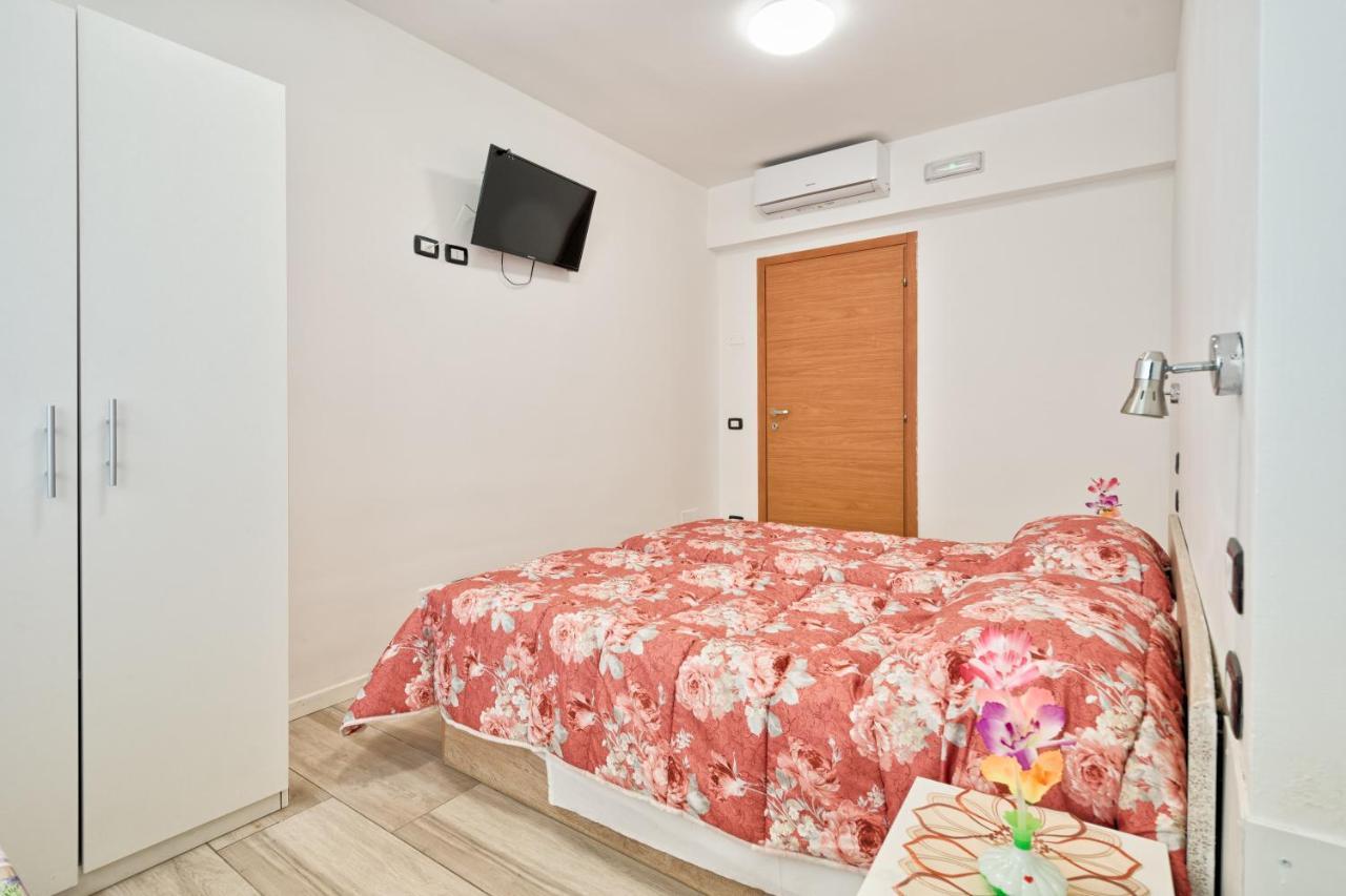 Venice Pink House Hotel Marghera Ngoại thất bức ảnh